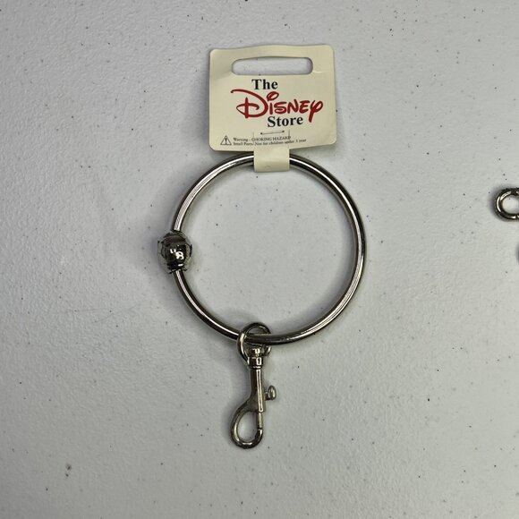 The Disney Store Snap Clasp Trigger Belt Clip On 3" Silver Ring Keychain Holder - Picture 3 of 5
